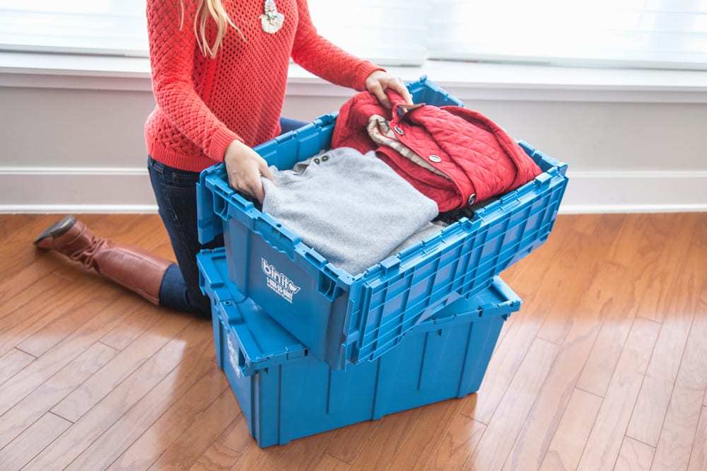 How to Pack Plastic Moving Boxes 